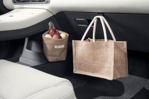 UV首选？红旗HS6 PHEV用实力说话冰球突破游戏网站国产家用中大型新能源S(图3)